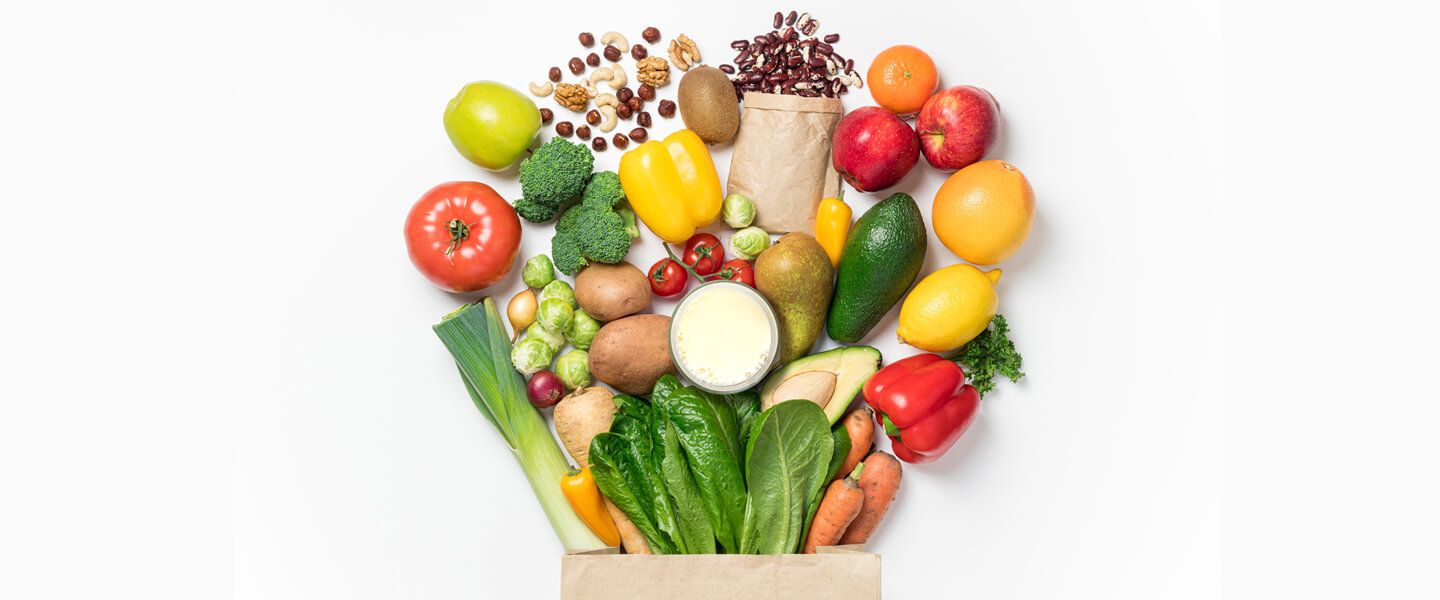 Fresh healthy meal delivery from Green Chef Fresh - Chef preparing nutritious meals